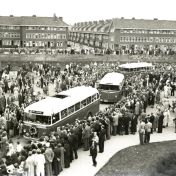 Kenteken: A 30622; Groningen, Bedumerweg, opening van de busdienst naar de Hoogte, 31-07-1950 (2248-1080); Fotograaf: Fotobedrijf Piet Boonstra