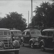 Kenteken: A 19345; Ford V8, foto: Still uit GAVA-film AV0401