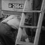 Kenteken: A 26643; Dorsmachine, foto: Still uit GAVA-film AV7593, ca. 1938