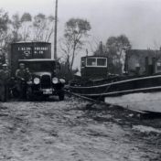 Kenteken: A 18749; Jan C. Klijn's boot en vrachtauto's, foto: collectie Gemeente Leek 2955.jpg