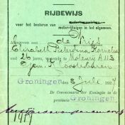 Kenteken: A 5821; Rijbewijs van Elizabeth Pieterdina Kornelia de Vries, echtgenote van Lubertus Wilko Rietema, foto: familiearchief H. Holsteijn