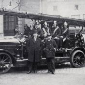 Kenteken: A 28732; Benz, foto: W. Schuitema