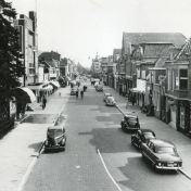 Kenteken: A 1033; Opel Kapitän 1939,  Veendam, Kerkstraat 1952, foto: collectie Gemeente Veendam NL_GVDA_423_1.jpg