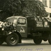 Kenteken: A 25833; Bedford,, foto: J. Deen