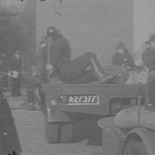 Kenteken: A 27377; foto: Still uit GAVA-film AV2801