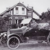 Kenteken: A 1569; Opel aan de AE-weg in Woldendorp, foto: J. de Vries