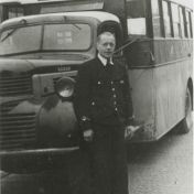 Kenteken: A 36548; Dodge met noodcarrosserie, chauffeur H. Loman, foto: J. Harmsen