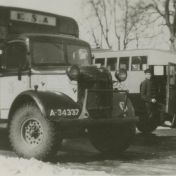 Kenteken: A 35170; Twee Austin bussen van de ESA, Heerenveen, 1946, foto: J. Harmsen