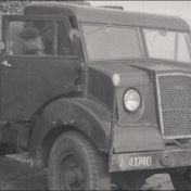 Kenteken: A 41740; Chevrolet, Gasbedrijf Stadskanaal 1955, foto: still uit de film "Kanaalstreek 1955", G. Molenaar, A.C.F.O., 1955, coll. GrA (2209-1730)