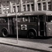 Kenteken: A 38277; Ford met nieuw kenteken NB-71-27, bron: <a href='http://www.openbaarvervoerinboskoop.nl' target='_blank'>Openbaar vervoer in Boskoop</a>