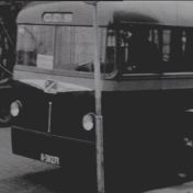 Kenteken: A 38271; Ford, foto: Still uit GAVA-film AV0090