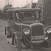 Kenteken: A 10259; Chrysler, Stinswei, Feanwâlden, 1931, foto: Still uit GAVA-film AV14352