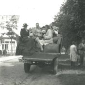 Kenteken: A 14572; Schiermonninkoog, Links A. Bakker-Werker, rechts I. Nagel-Bakker foto: J. Nagel