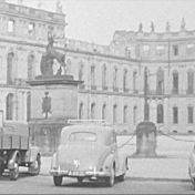 Kenteken: A 8830; Mercedes, foto: still uit AV9526, collectie Groninger Archieven