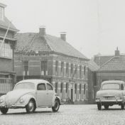 Kenteken: A 48151; Ford Consul, Winschoten, 30-07-1954, foto: archief Kantongerecht  Winschoten, uitsnede 154-8_62.jpg