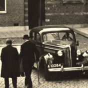 Kenteken: A 10284; Buick Roadmaster, Groningen, Guyotplein, 1937 (1785-28005)