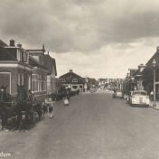 Kenteken: A 4173; Stationsweg Bedum ca. 1940-1950, foto: Historische Vereniging gemeente Bedum 180277.jpg