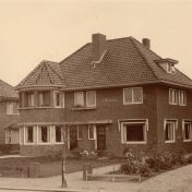 Kenteken: A 24109; Haren, Hortuslaan, 1932 (2687-1368); Fotograaf: W.F. Pastoor