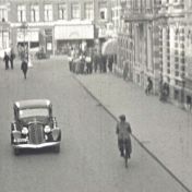 Kenteken: A 2279; Buick, foto: still uit "Verkeersfilm", C. van der Mei, 1934, coll. GrA (2209-0176)