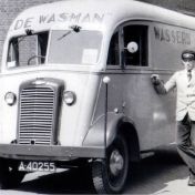 Kenteken: A 40255; Commer, Winschoten, Gaslaan, chauffeur  L. Koster, foto: F. Bos
