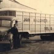 Kenteken: A 17189; Volvo, foto: collectie <a href='http://www.transportnostalgie.punt.nl/' target='_blank'>transportnostalgie.punt.nl</a>