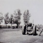 Kenteken: A 40286; Fordson E 27, Imke Groendijk te Weiwerd, foto: D.K. Visser