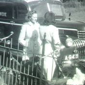 Kenteken: A 9421; Chevrolet,   Emmen, juni 1948, foto: Still uit DAVA-film AV01985