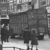 Kenteken: A 21248; Groningen, Rademarkt 1950, foto: uitsnede 1785-254287.jpg
