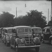Kenteken: A 19345; Ford V8, foto: Still uit GAVA-film AV0401