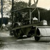 Kenteken: A 11846; Wegaanleg Bedum 22-05-1926. Foto uit fotoalbum Prov. Waterstaat (2544-3226)