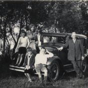 Kenteken: A 10598; Familie Kolen bij de Essex Six, 1936, foto: A. van Oploo-Talens