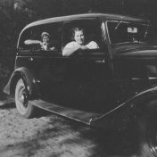 Kenteken: A 23108; Renault Vivastella, ca. 1934, foto 2:  J. Cley