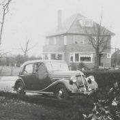 Kenteken: A 7347; Renault Primaquatre, ca. 1938, foto: E. Nagel