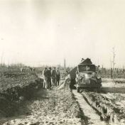 Kenteken: A 30586; Chevrolet, Wegaanleg Selwerderhof ca. 1949, foto: archief Dienst Openbare Werken (1485)
