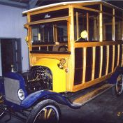Kenteken: A 7408; Ford. foto: W. Schuitema