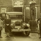 Kenteken: A 16682; Chevrolet, uitsnede foto: archief W. Mollema