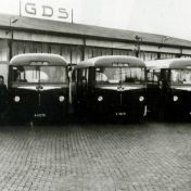Kenteken: A 38271; Ford bussen, G.D.S. station Haren, v.l.n.r. A-38277, A-38278, A-38271, A38279, A-38276, foto: J. Wagenaar