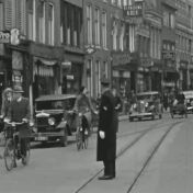 Kenteken: A 22166; Verkeersfilm Groningen, 1934, foto: still uit AV0176, collectie Groninger Archieven