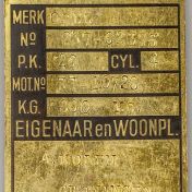 Kenteken: A 10598; A.N.W.B. plaatje van de Opel, foto: M. Kloosterhof