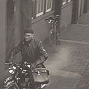 Kenteken: A 37673; Sparta, foto: Still uit GAVA-film AV10007
