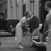Kenteken: A 17256; Buick, foto: still uit de film "500 jaar Leeuwarden, Zomerreis", Wytze van der Velde, 1935, Fries Film Archief AV0244