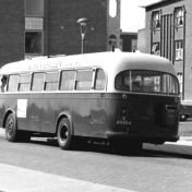 Kenteken: A 49404; Kromhout, Groningen, Oosterhamriklaan, 01-06-1955, foto: uitsnede 2437-1803.jpg; Fotograaf: Gemeentepolitie
