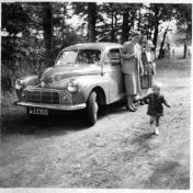 Kenteken: A 22300; Morris Minor,  1952, foto: P. van der Laan