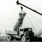 Kenteken: A 24907; Chevrolet C 40, uitsnede foto: archief Dienst Openbare Werken (1485)