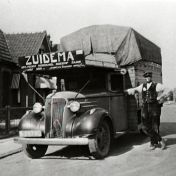 Kenteken: A 25782; Chevrolet, foto: archief W. Mollema