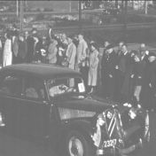 Kenteken: A 23217; Citroën Traction Avant ca. 1952, foto: still uit "Familiefilm Meijer", J. E. Meijer, 1947-1953, coll. GrA (2209-AV7166)