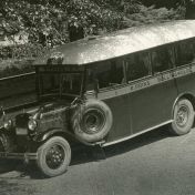 Kenteken: A 3651; Ford bus, Emmen, ca. 1935, uitsnede foto facebook Oud Bellingwedde