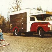 Kenteken: A 15896; Ford, met nieuw kenteken PN-13-96, foto: G. Nieman