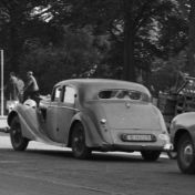 Kenteken: A 40997; Jaguar Mark IV, Hereplein Groningen, 20-5-1952, foto: P. Boonstra