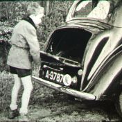 Kenteken: A 9787; Morris 10, 1954, foto: Still uit GAVA-film AV7533
